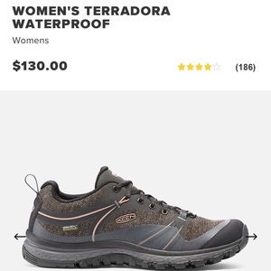 Like new!! Keen waterproof hiking shoes